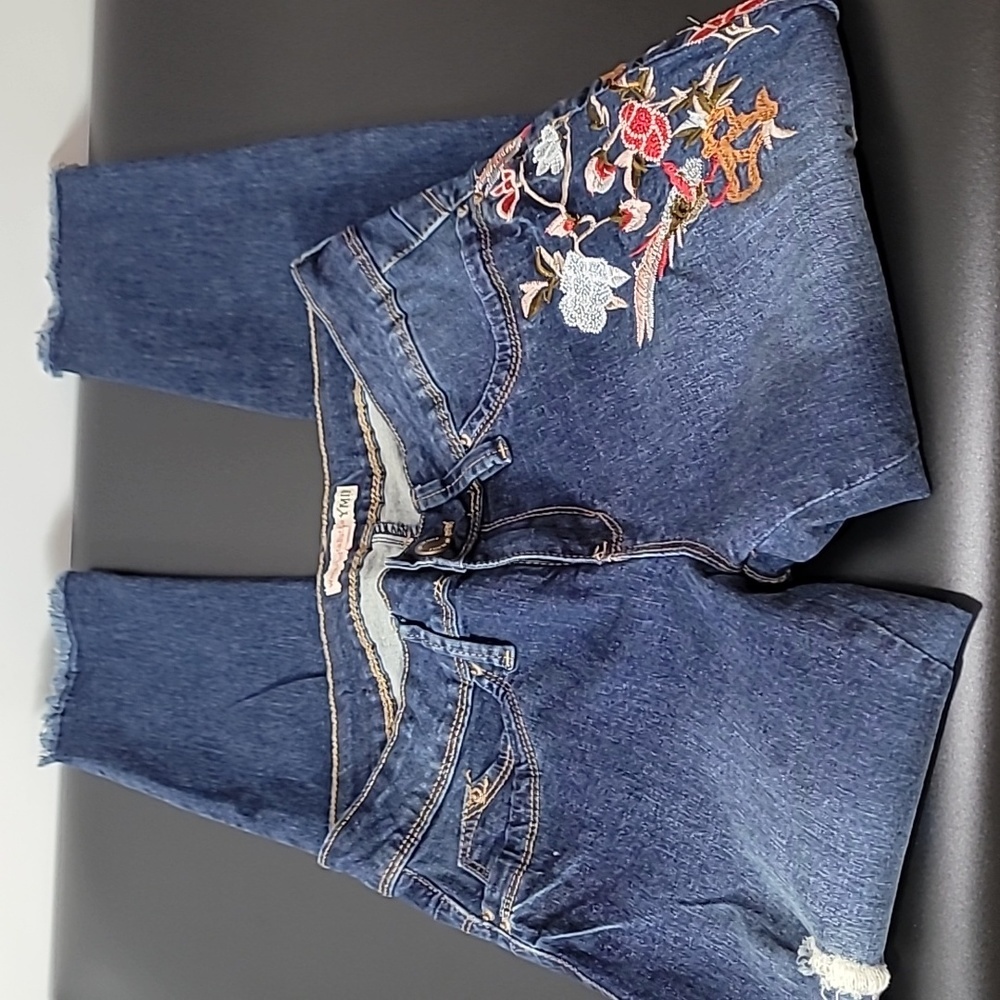 Jeans ~ YMI WannaBettaButt? Embroidered Ankle Jeans w/ Frayed Hem - Picture 2 of 13